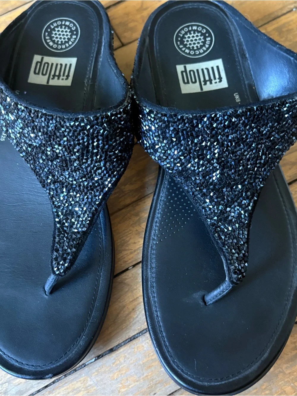 FitFlop Black Glitter Beaded Toe-Post Sandals / Flip Flops Size 8 - Picture 2 of 6